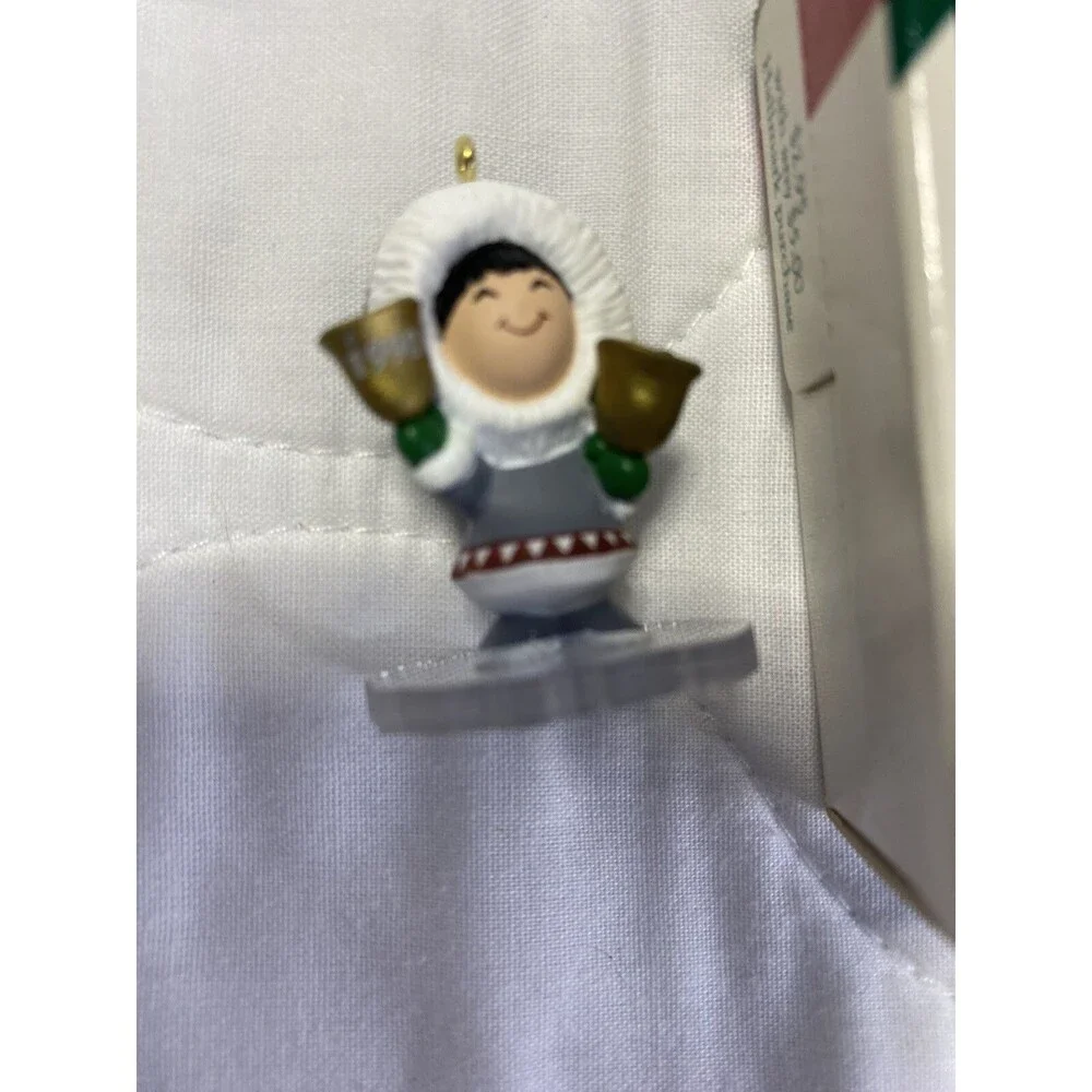 Hallmark Frosty Friends  Little Eskimo Ringing Bells Native Alaskan Vintage 1990